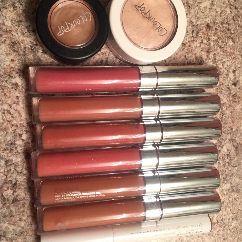 Colourooo lipsticks and highlighter bundle
